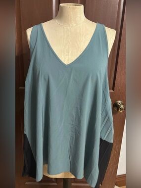 Athleta swing forward tank top pleated color block teal/green black size XL